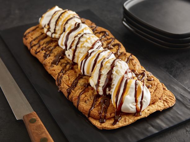 Cookie Dough Flatbread Sundaes