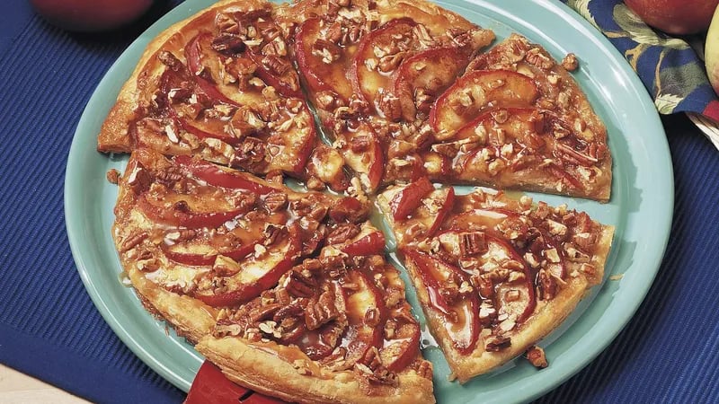 Caramel Apple Pizza