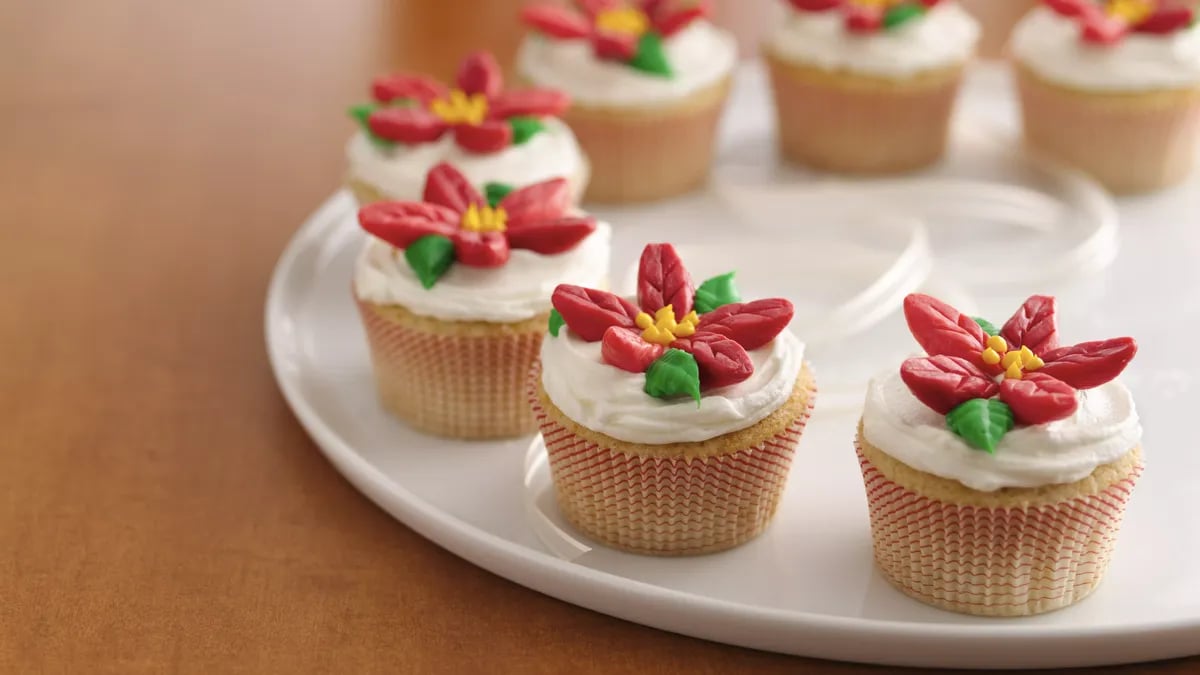 Poinsettia Cupcake Wreath