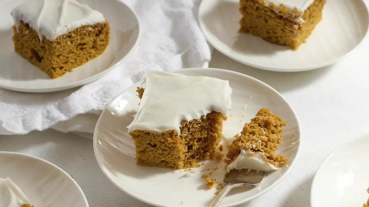 3-Ingredient Pumpkin Spice Dump Cake