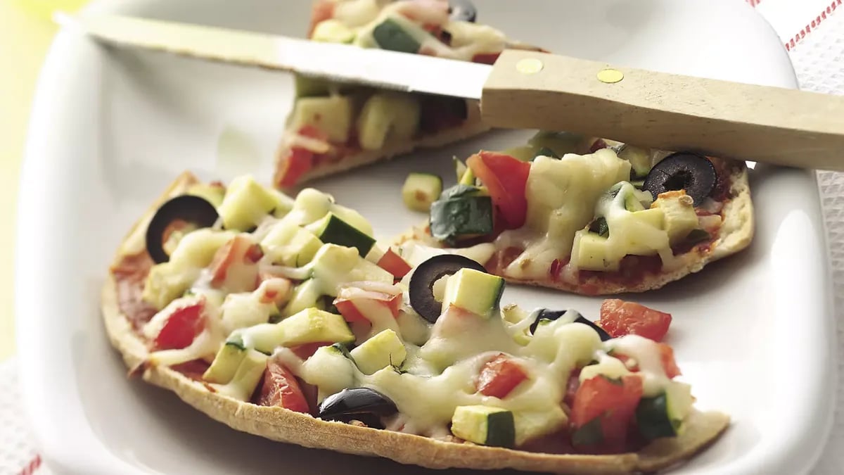 Veggies and Cheese Mini-Pizzas