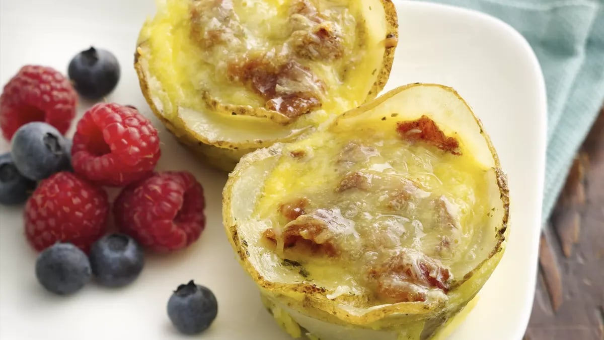 Mini Breakfast Quiches with Potato Crust