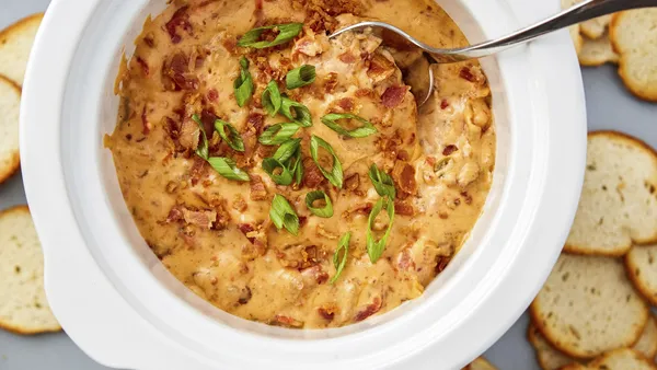 Slow-Cooker Bacon Cheeseburger Dip