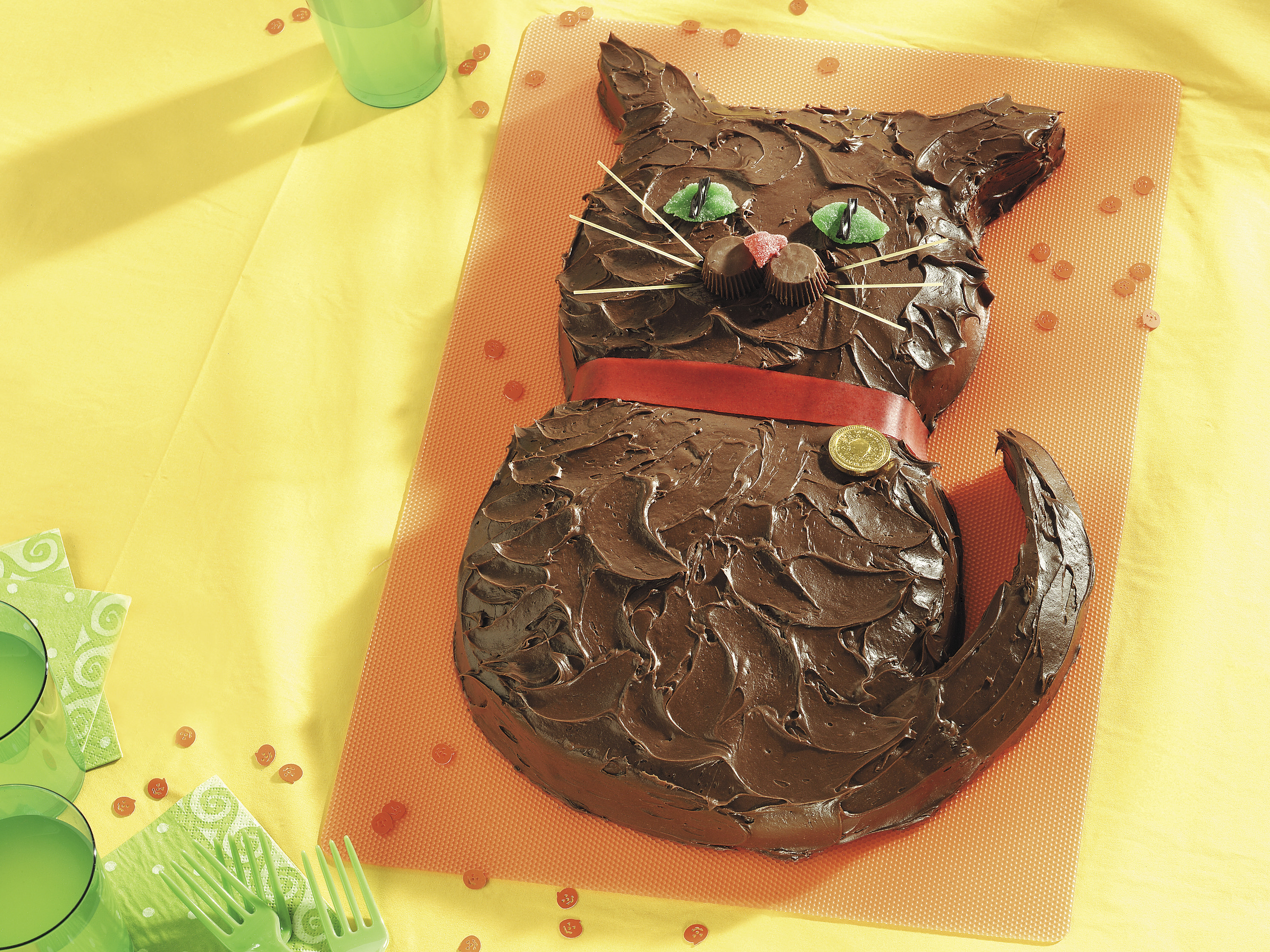 How to Make an Easy Cat Cake | Birthday cake for cat, Cat cake, Cake shapes