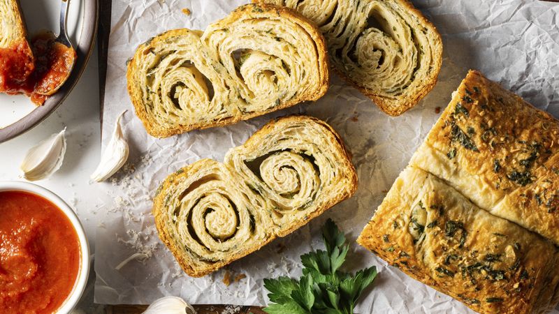 Garlic Parmesan Crescent Roll Loaf