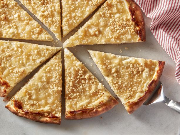 Apple Cheesecake New York-Style Pizza