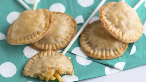 Macaroni and Cheese Pie Pops