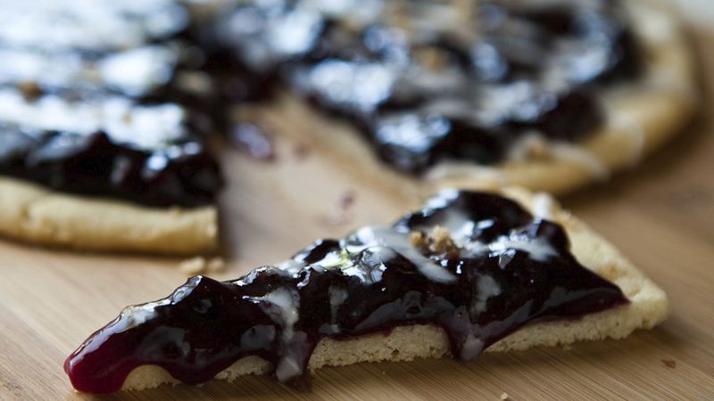 Blueberry Cookie Pizza