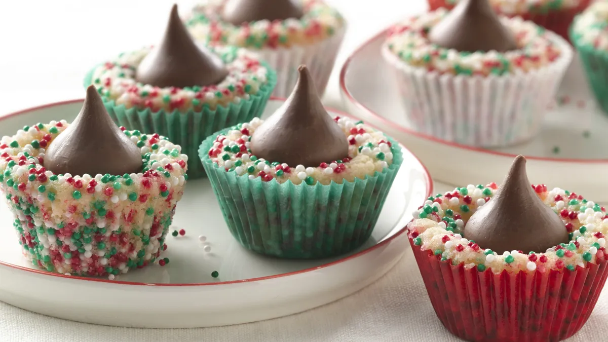 Festive Mini Cookie Cups Recipe - BettyCrocker.com