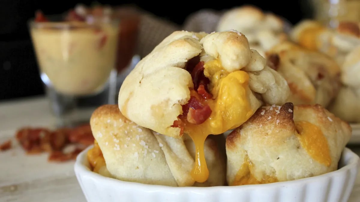 Cheesy Pretzel Knots