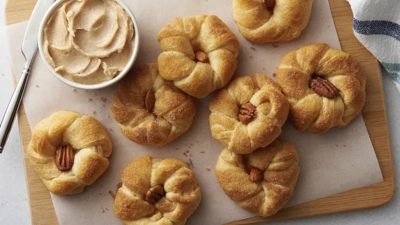 Sweet Crescent Roll Pumpkins