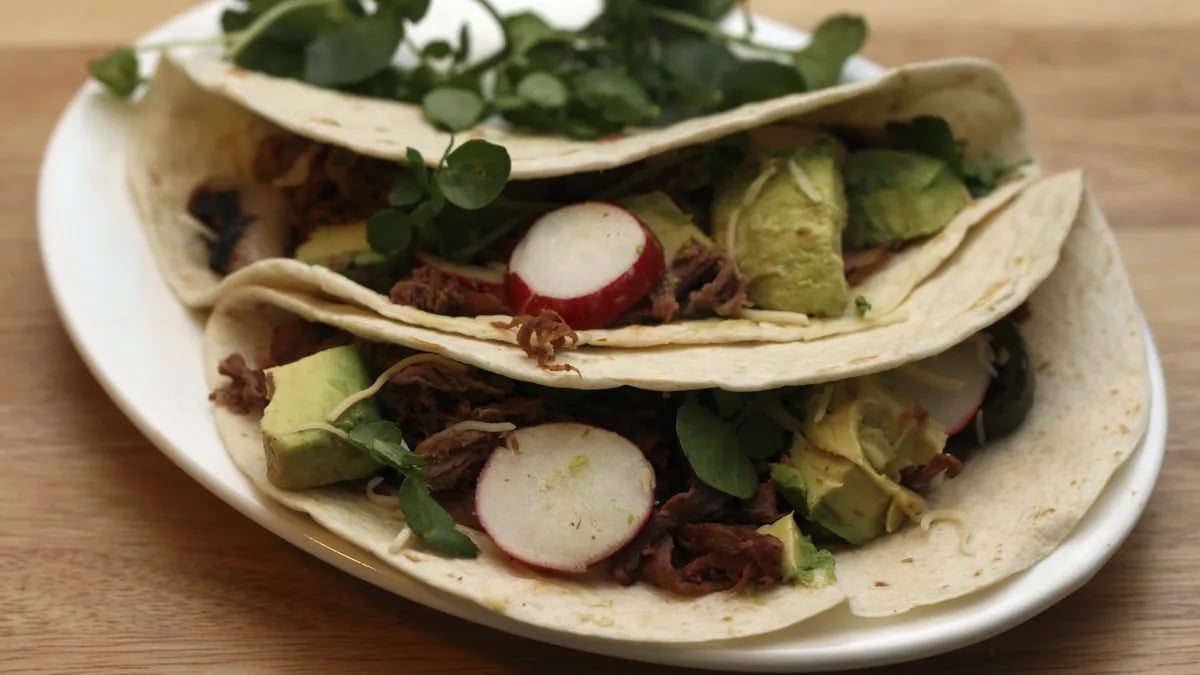 Grilled Beef Salad Tacos