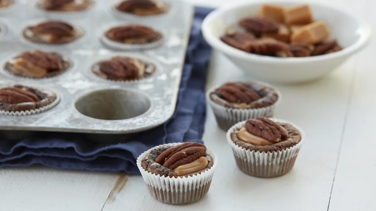 Turtle-Stuffed Brownie Bites