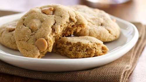 The Clever Reason You Should Dip Cookie Cutters In Flour