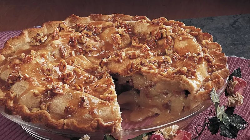 Apple Praline Pie