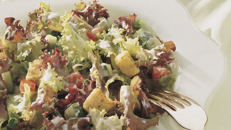 Tossed Salad with Creamy Dill Dressing
