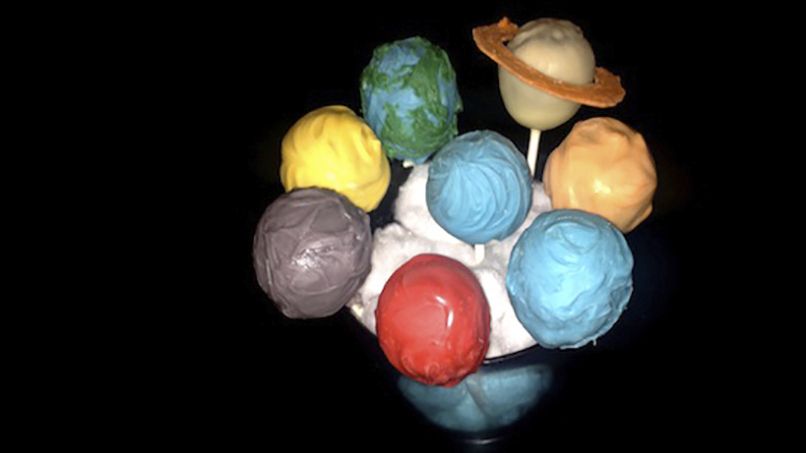 Escuela Culinaria: Paletas de Pastel del Sistema Solar
