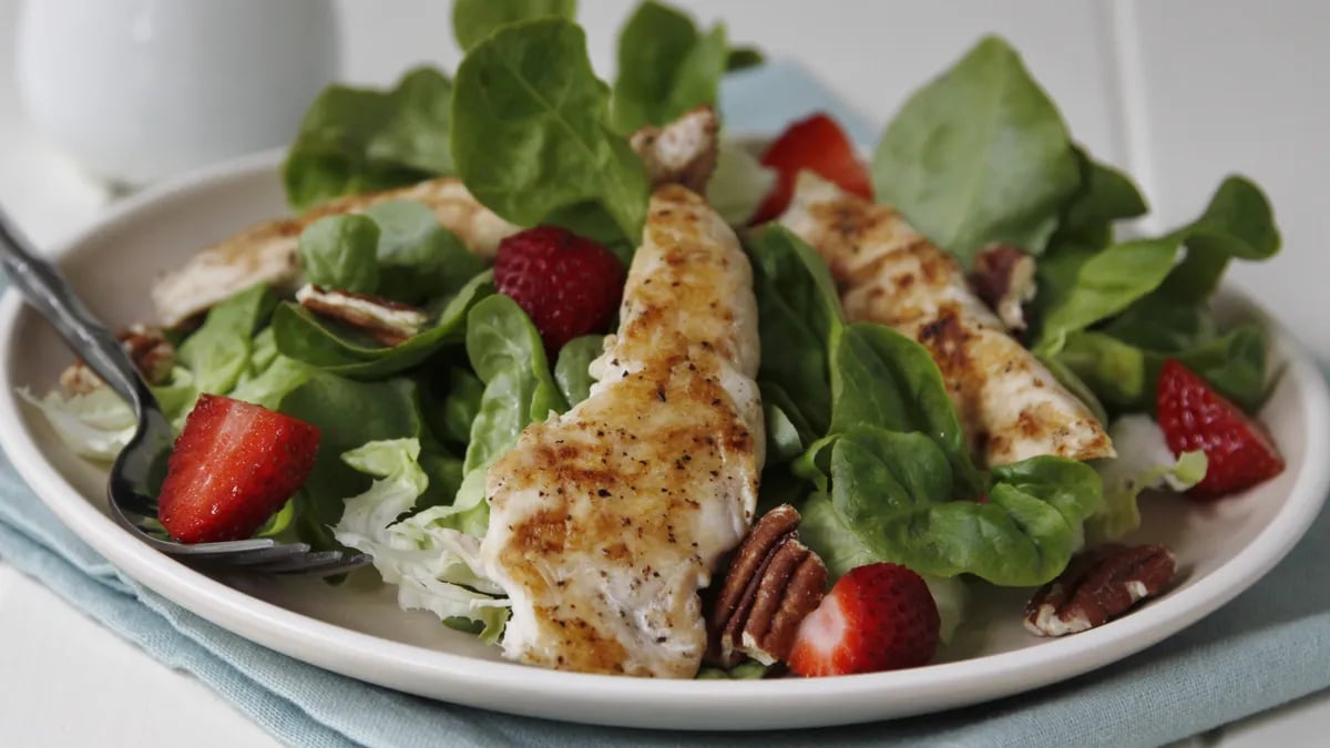 Fast and Easy Grilled Chicken Salad with Strawberries and Pecans