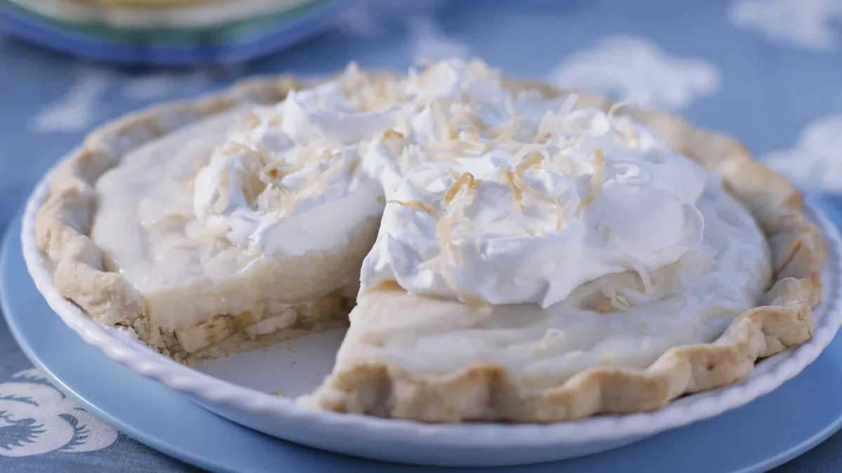 Skinny Creamy Tropical Banana Pie