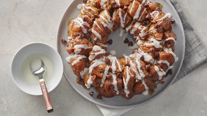 Caramel-Chocolate Chip Monkey Bread