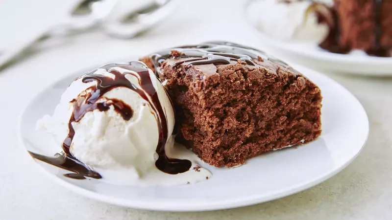 Chocolate-Cinnamon Sundae Cake (Cooking for 2) Recipe - BettyCrocker.com