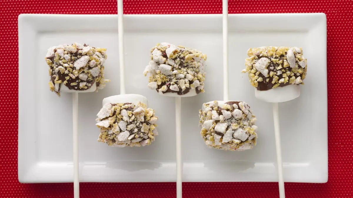 Muddy Buddies® Hazelnut Peppermint Pops