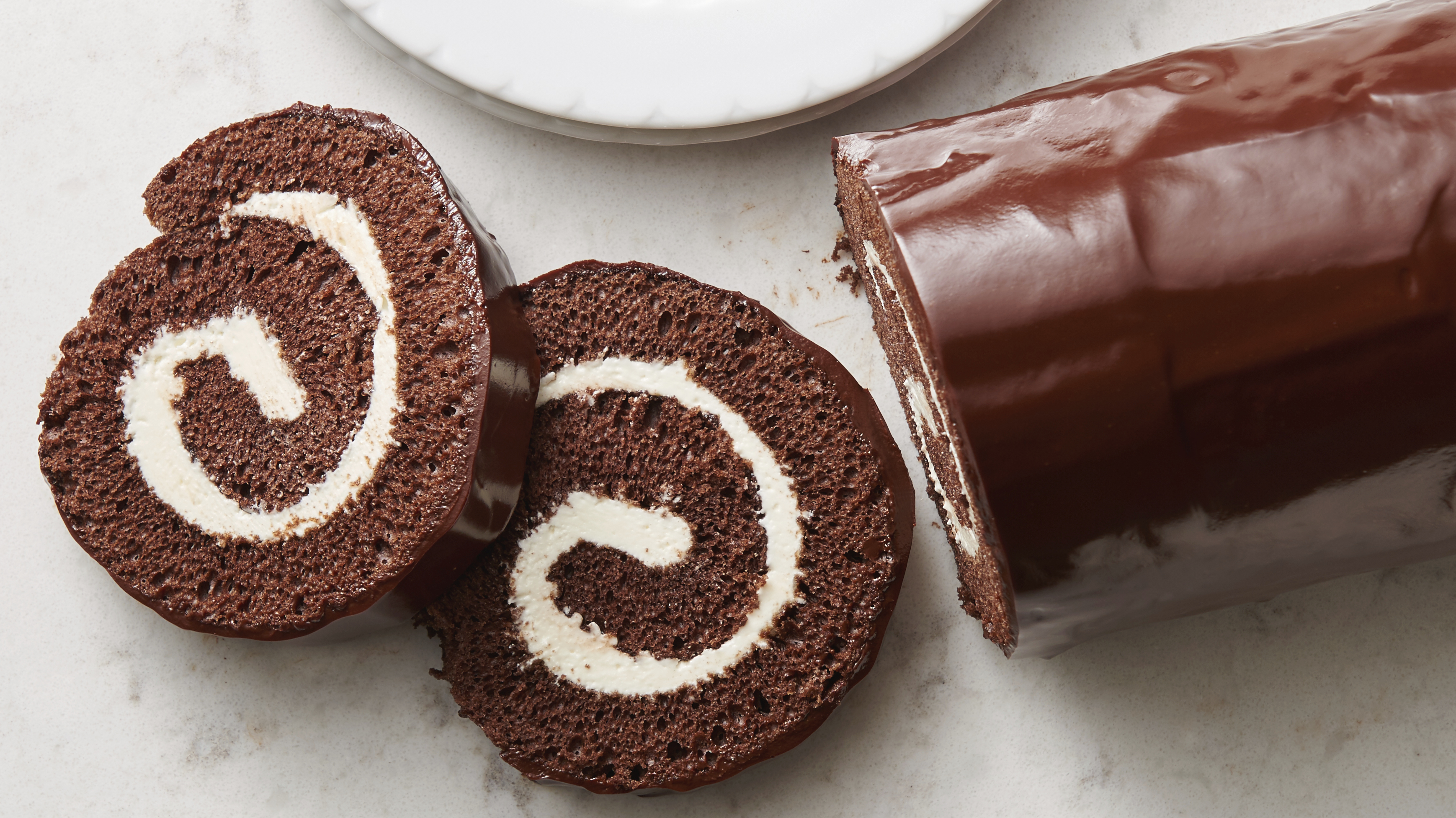 Giant Swiss Roll Cake | Recipe | Cake recipes, Roll cake, Cake desserts