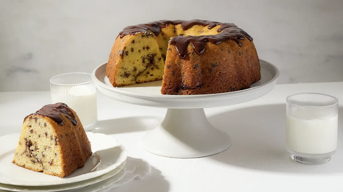 Chocolate Swirl Muffin Cake