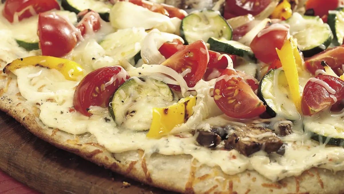 Grilled Fresh Veggie Pizza