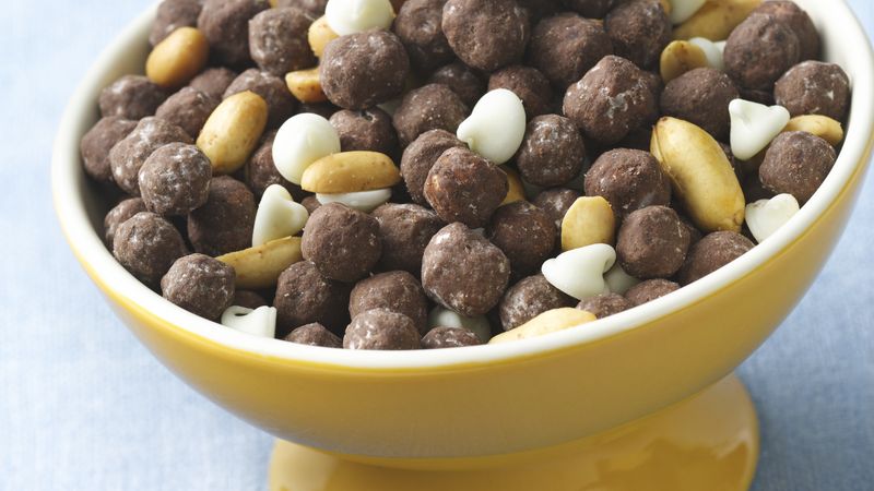 Chocolate Lover's Peanut Butter Snack Mix