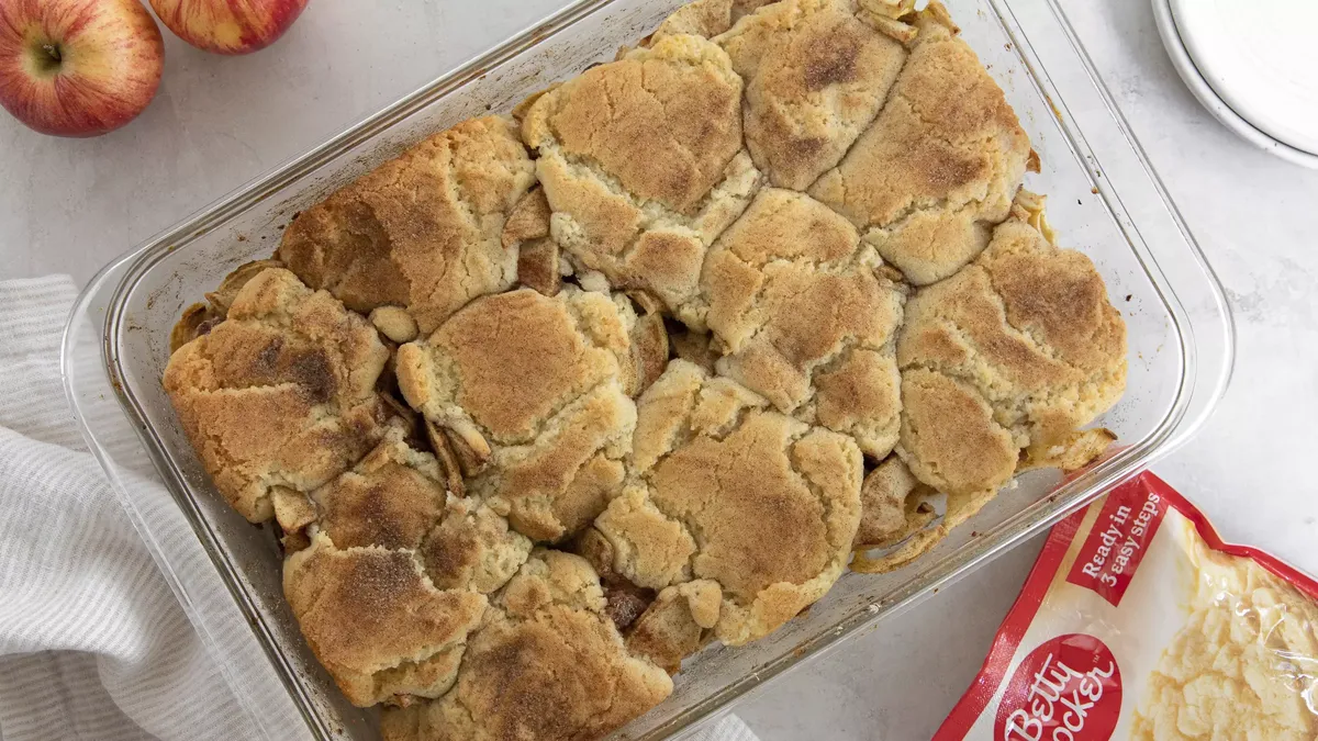 Snickerdoodle Pecan Apple Cobbler