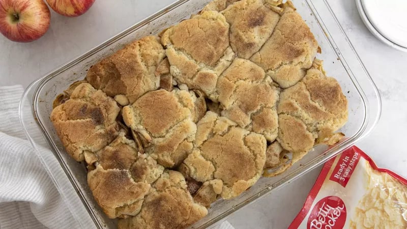 Snickerdoodle Pecan Apple Cobbler