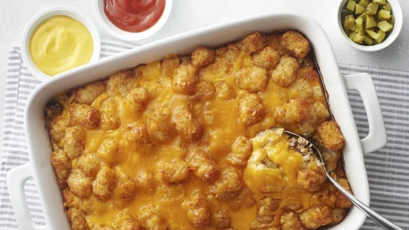 Impossibly Easy Tater Tots™ Cheeseburger Casserole