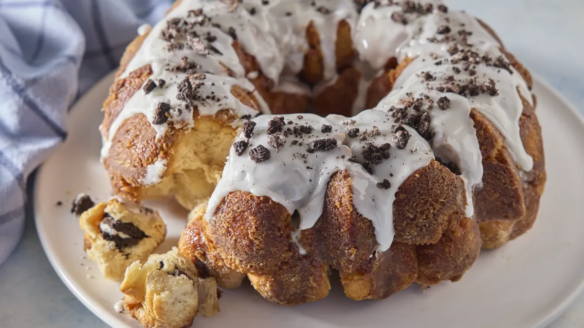 Cookies and Cream Monkey Bread