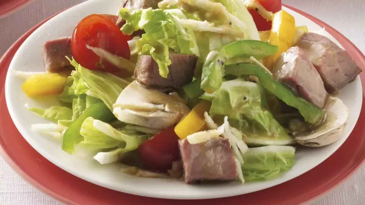 Peppered Roast Beef Salad