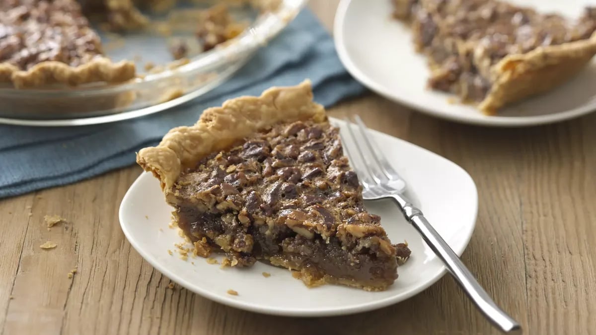 Salted Caramel Pecan Pie 