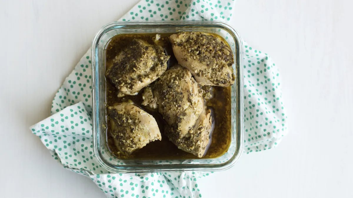 Slow-Cooker Pesto Chicken Thighs