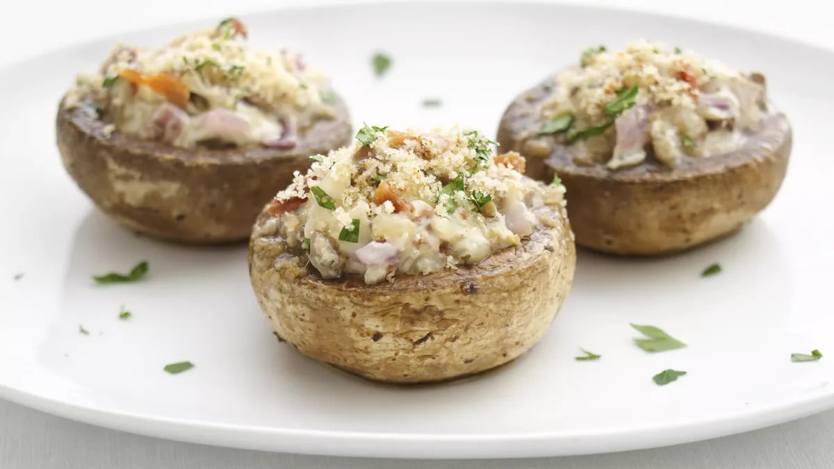 Skinny Cheese and Bacon Stuffed Mushrooms