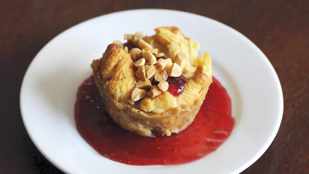 Peanut Butter and Jelly Bread Pudding Cupcakes