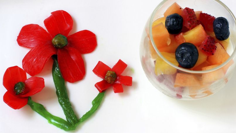 Yogurt with Fruits and Fruit by the Foot™ Flowers