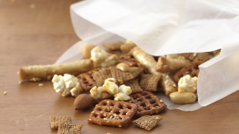 Baked Cereal Honey Snack Mix
