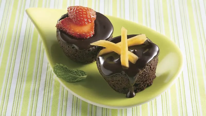 Brownie Bites with Strawberries and Mango