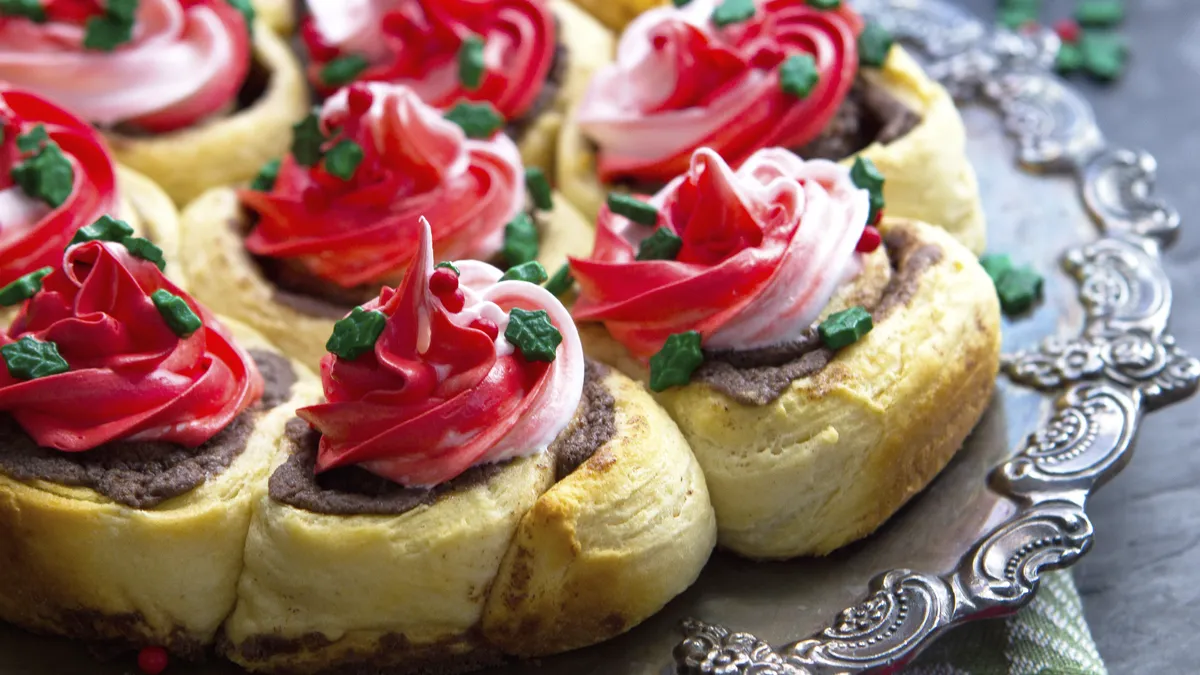 Chocolate-Peppermint Cinnamon Rolls