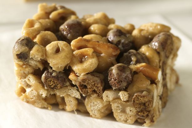 Cheerios™ Cocoa Puffs™ Pretzel Peanut Butter Bars