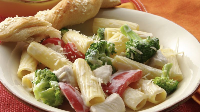 Chicken Rigatoni with Broccoli and Peppers