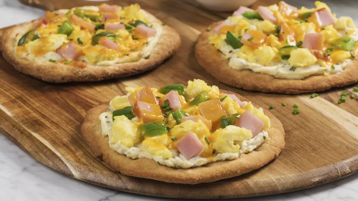 Personal Canadian Bacon Breakfast Pizzas