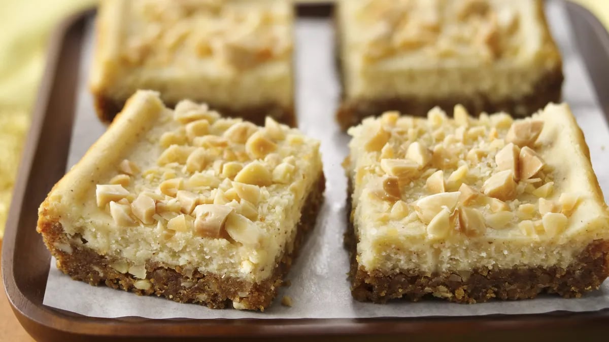 Eggnog Cheesecake Bars