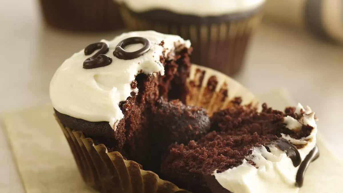 Surprise Graduation Cupcakes