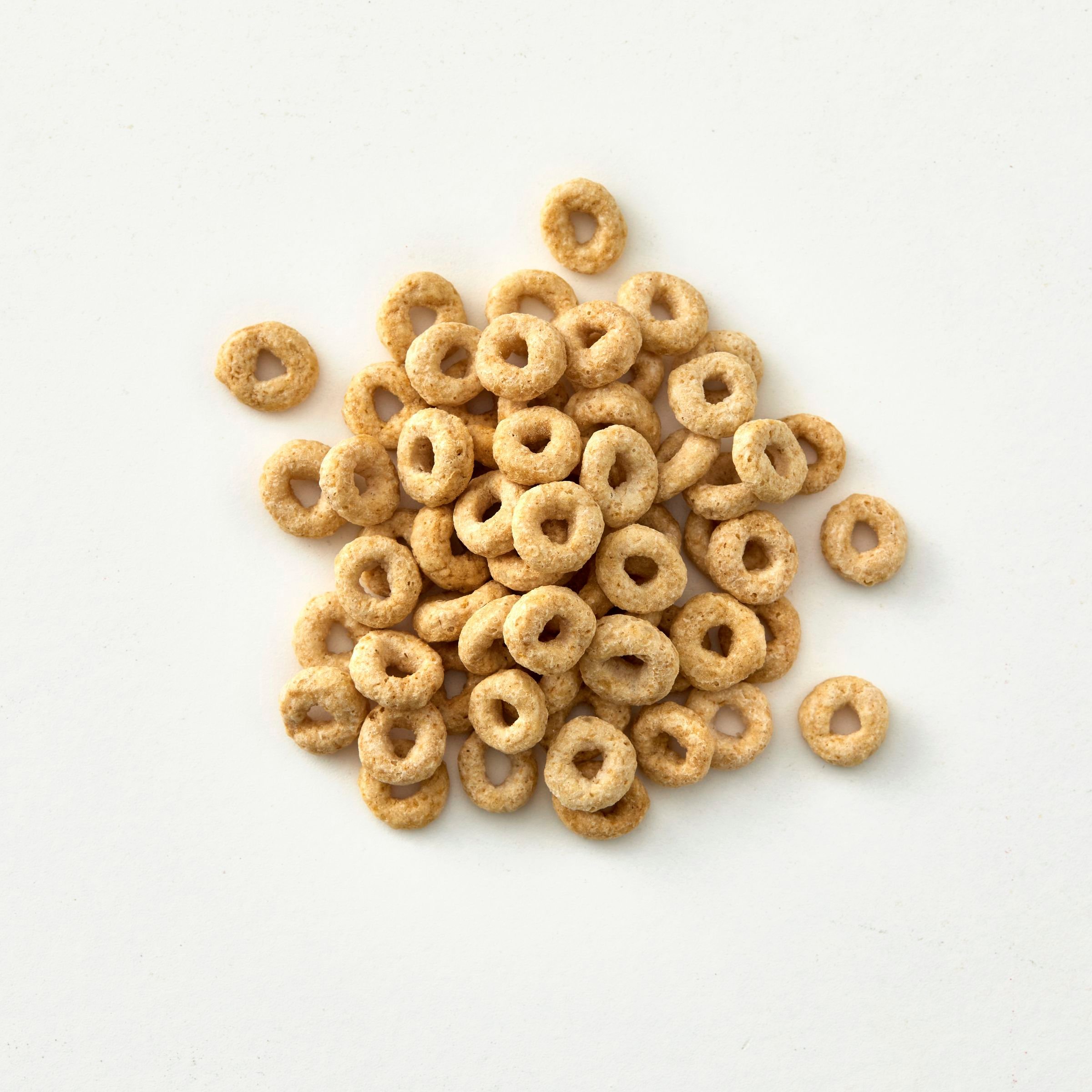 CHEERIOS - JUMBO SIZE PACK - Naturally Flavoured Honey Nut Cereal Box,  Whole Grain is the First Ingredient, Made with Real Honey, 1.3 Kilograms