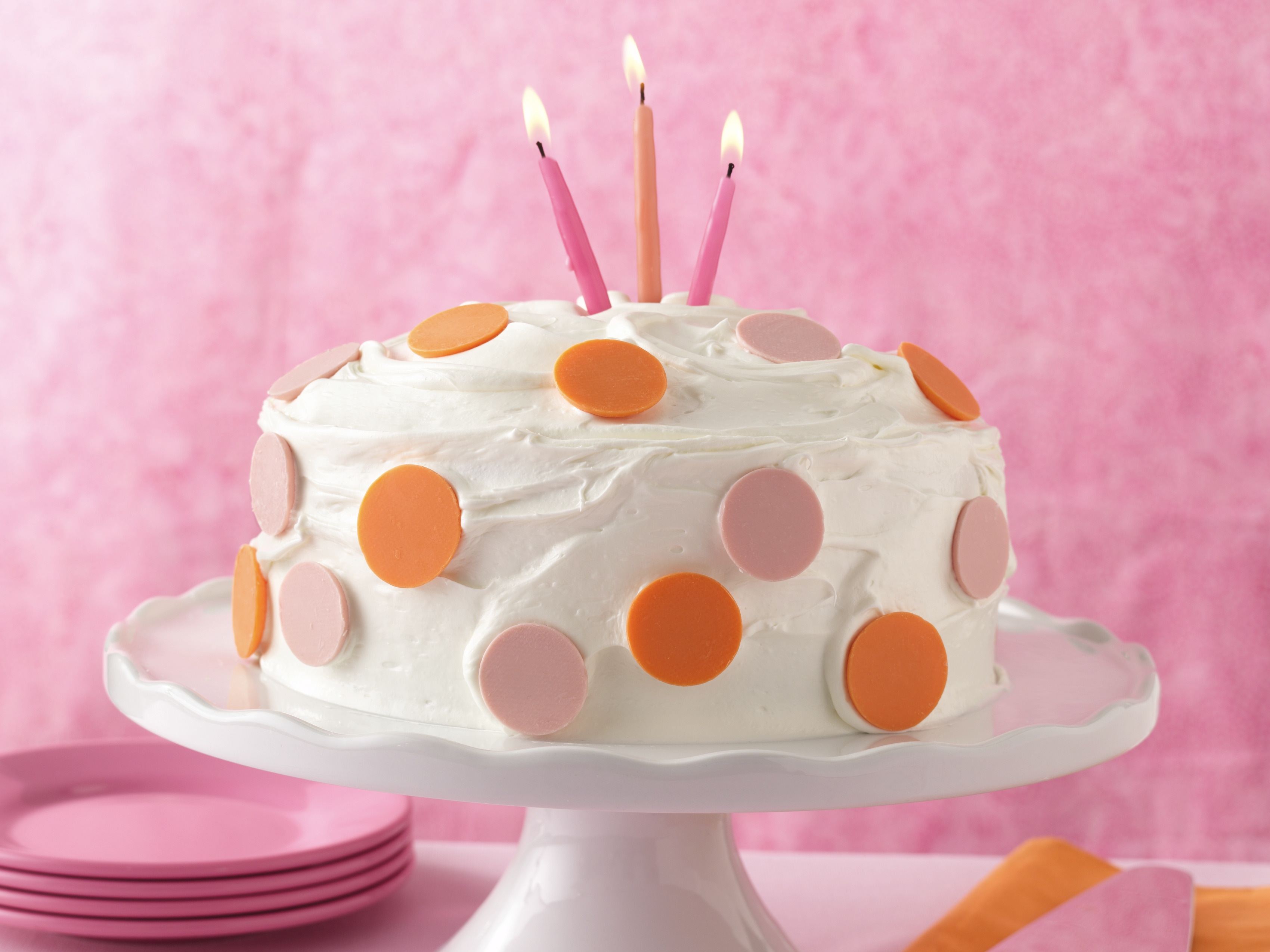 1 Shape Polka Cake – Creme Castle